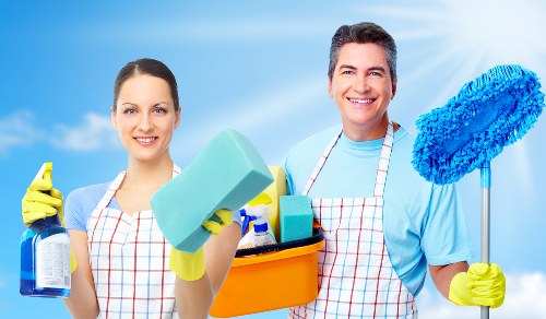 Deep cleaning kitchen during move out cleaning in Roehampton